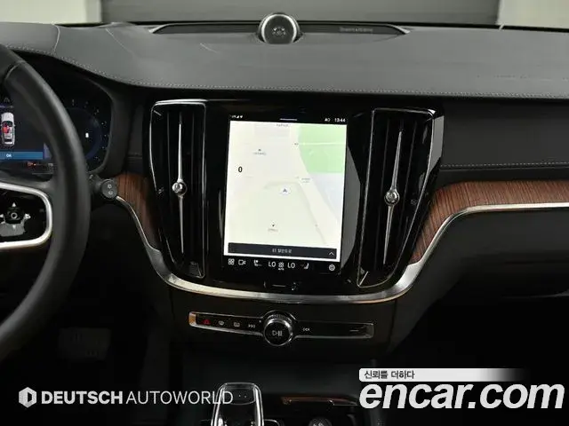 Volvo V60 Cross Country, 2024