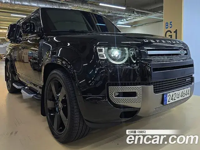 Land Rover Defender, 2023