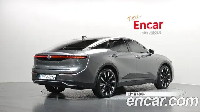 Toyota Crown Crossover, 2024