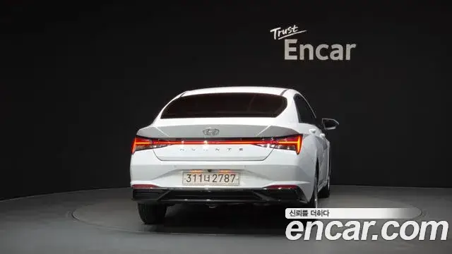 Hyundai The New Avante Hybrid, 2020