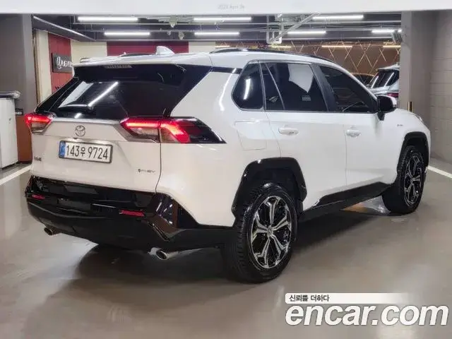 Toyota RAV4, 2025