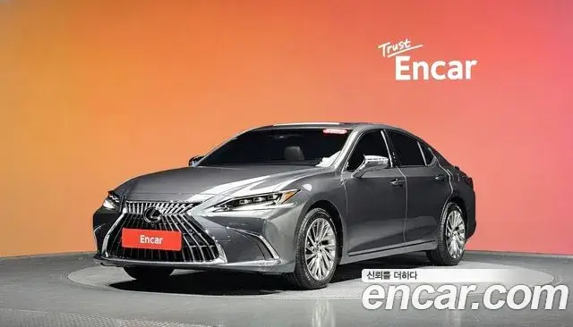 Lexus ES300h, 2024
