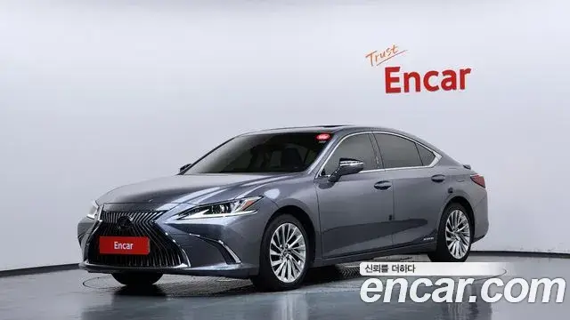 Lexus ES300h, 2021