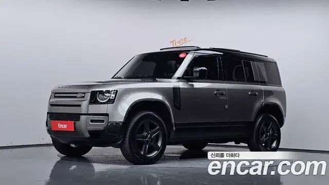 Land Rover Defender, 2025