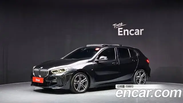 BMW 1 Series, 2022