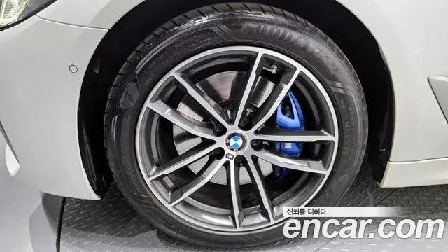 BMW 5 Series, 2023