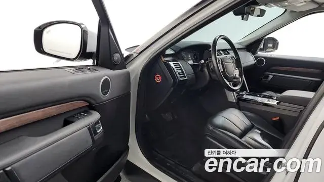 Land Rover Discovery 5, 2018