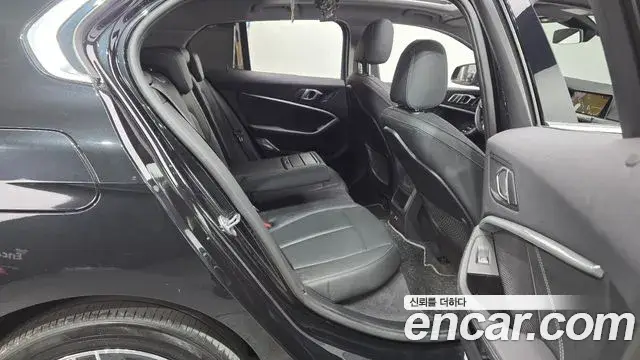 BMW 1 Series, 2022