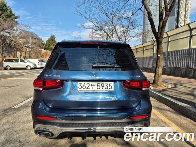 Mercedes-Benz GLB-Class, 2023
