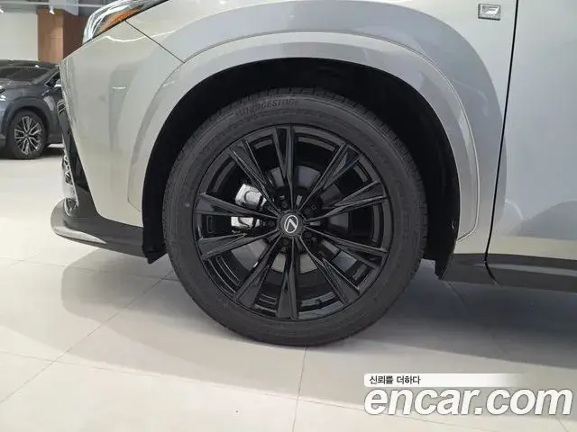 Lexus NX450h+, 2025