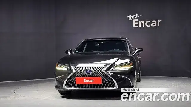 Lexus ES300h, 2021