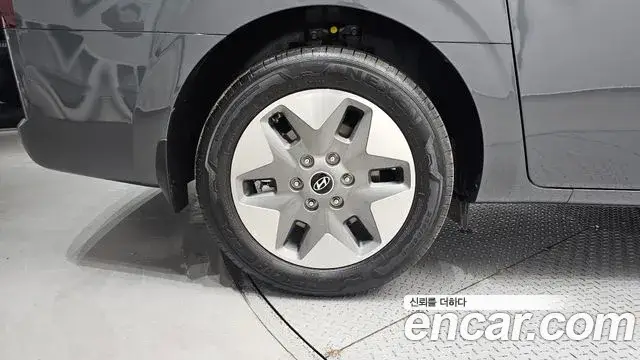 Hyundai Staria, 2025