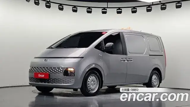 Hyundai Staria, 2022