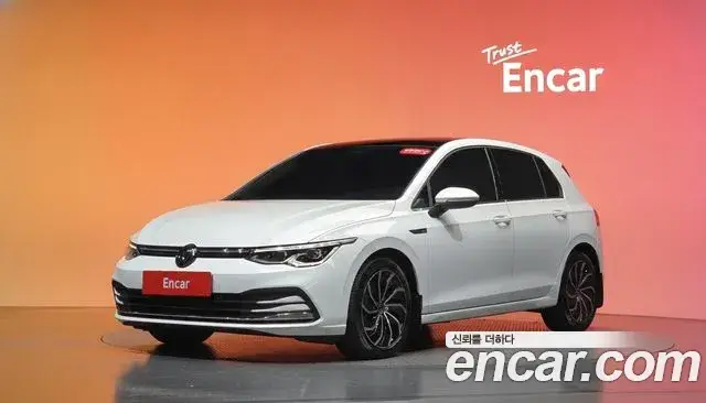 Volkswagen Golf, 2022
