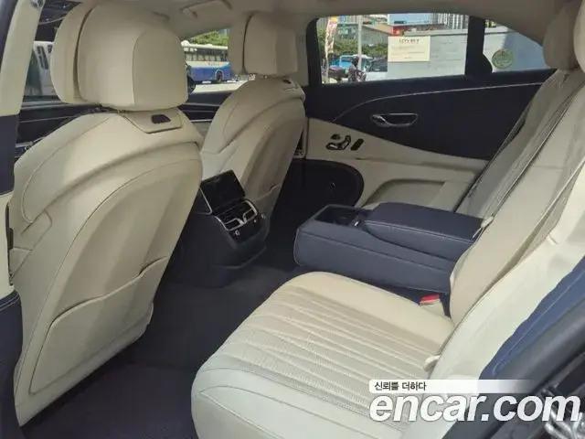 Bentley Flying Spur, 2023