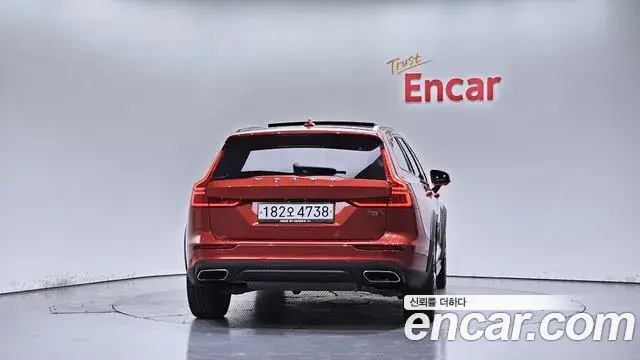 Volvo V60 Cross Country, 2019