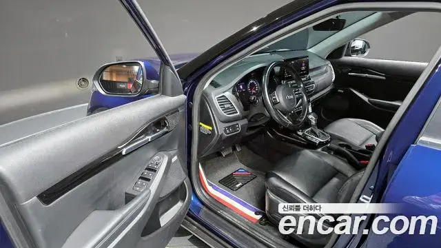 Kia Seltos 2019 — ფოტო 17/20
