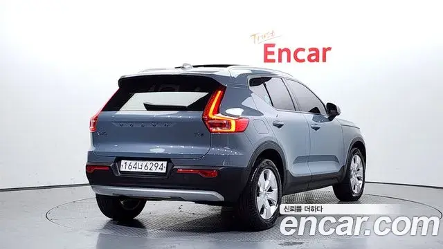 Volvo XC40 2020 — Photo 2/20