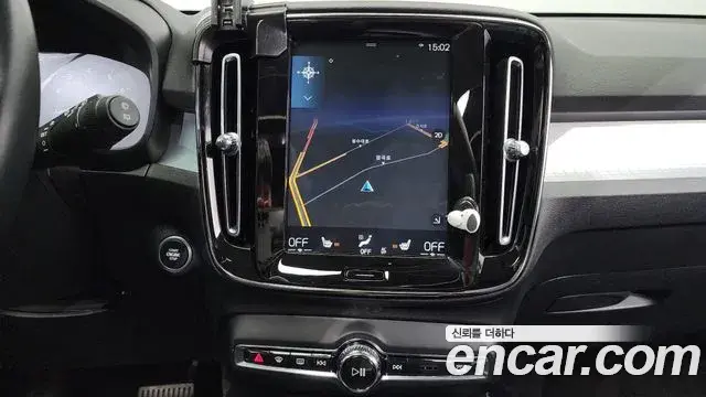 Volvo XC40 2020 — Photo 11/20