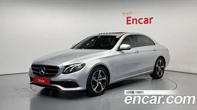 Mercedes-Benz E-Class 2019 — ფოტო 19/20