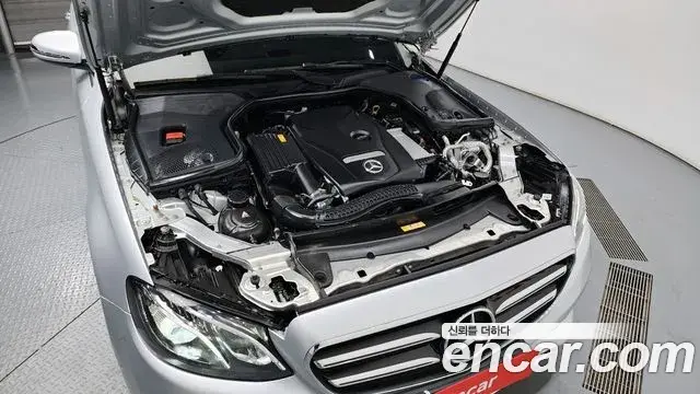 Mercedes-Benz E-Class 2019 — ფოტო 10/20