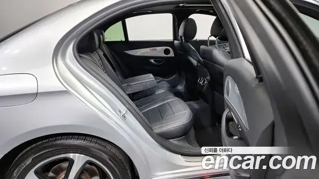 Mercedes-Benz E-Class 2019 — ფოტო 5/20