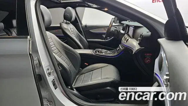 Mercedes-Benz E-Class 2020 — Photo 6/20