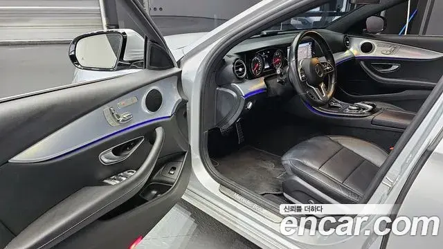 Mercedes-Benz E-Class 2020 — Photo 7/20