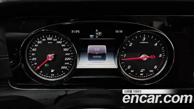 Mercedes-Benz E-Class 2018 — Фото 8/20