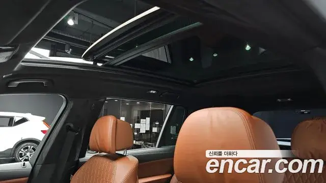 BMW X7 2023 — ფოტო 8/20