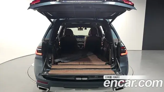 BMW X7 2023 — ფოტო 9/20