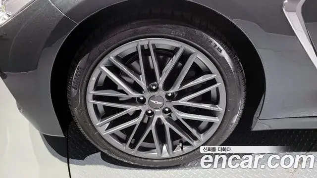 Genesis G70 2018 — Photo 15/20