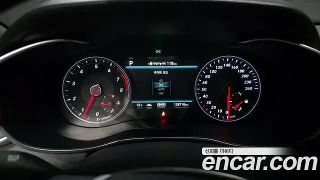 Genesis G70 2018 — Photo 9/20