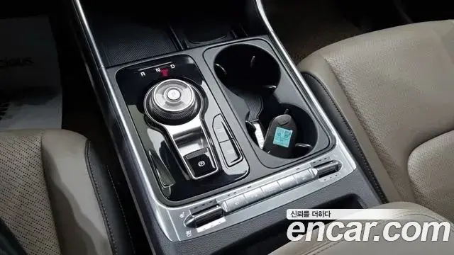 Kia Carnival 2024 — ფოტო 12/17
