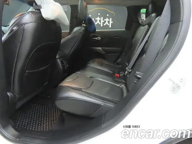 Jeep Cherokee 2021 — Photo 5/20