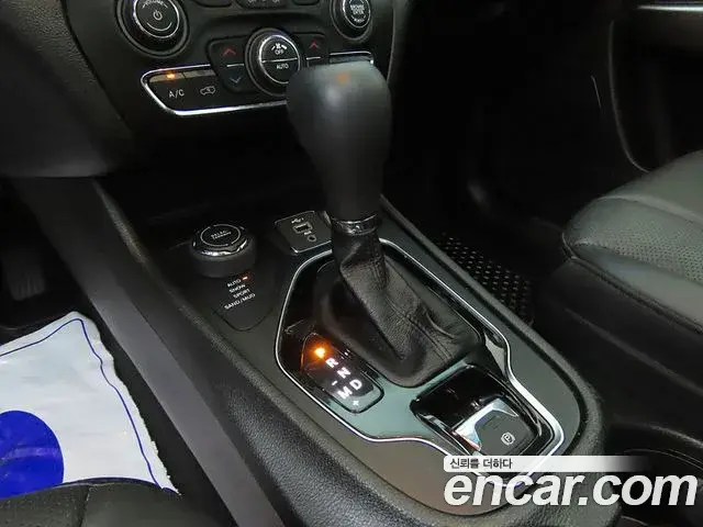 Jeep Cherokee 2021 — Photo 1/20