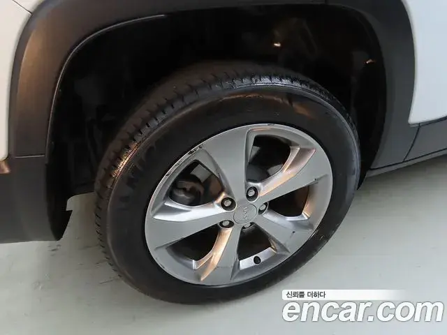 Jeep Cherokee 2021 — Photo 15/20