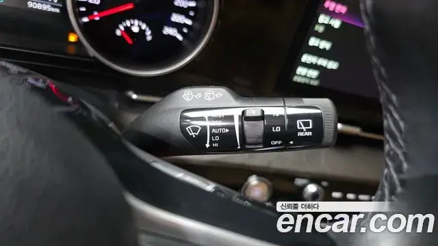 Kia Carnival 2021 — Фото 16/20