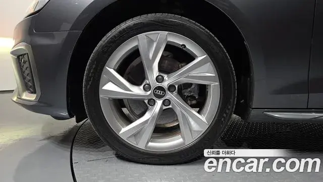 Audi A4 2021 — Photo 6/20