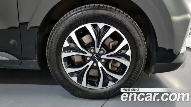 Kia Carnival 2023 — Şəkil 15/20