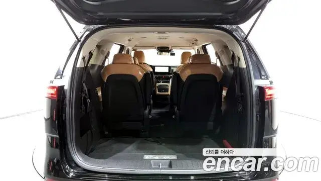 Kia Carnival 2023 — Şəkil 11/20