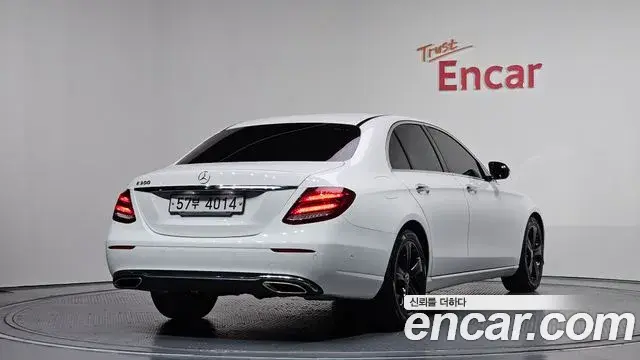 Mercedes-Benz E-Class 2018 — Photo 16/20