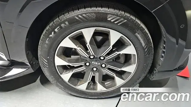 Kia Carnival 2022 — Photo 15/20