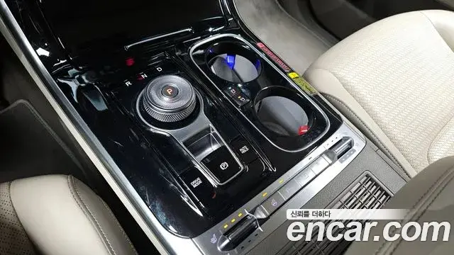 Kia Carnival 2022 — Photo 19/20