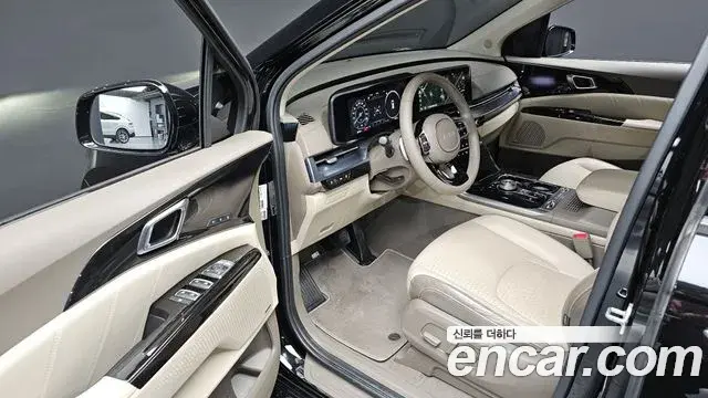 Kia Carnival 2022 — Photo 14/20