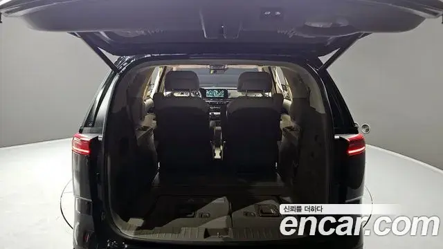 Kia Carnival 2022 — Photo 8/20