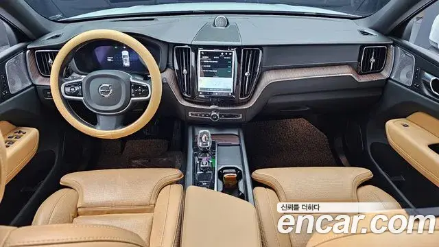 Volvo XC60 2022 — Şəkil 9/20