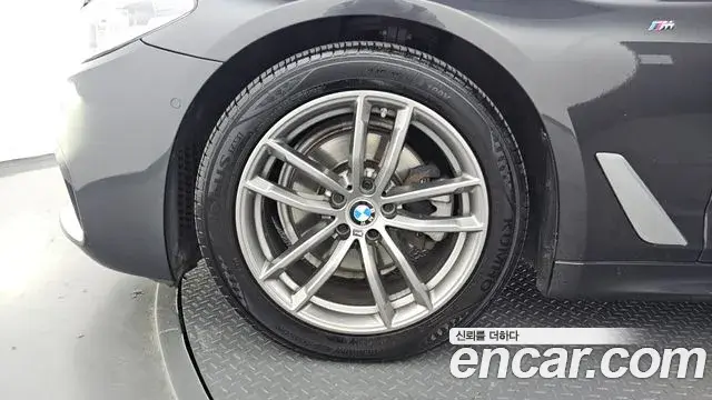 BMW 5 Series 2018 — Şəkil 16/20