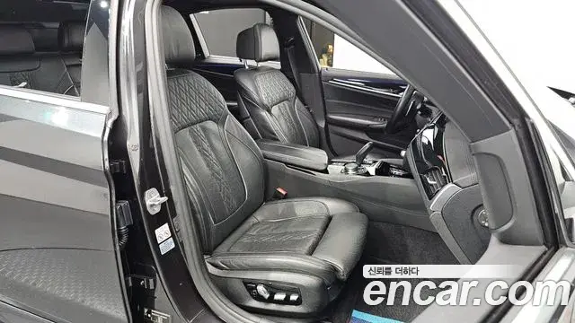 BMW 5 Series 2018 — Şəkil 3/20