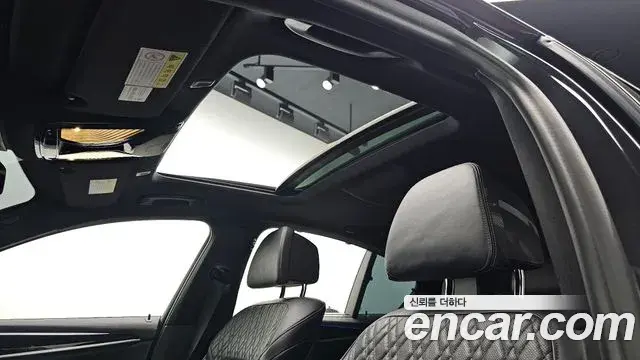 BMW 5 Series 2018 — Şəkil 2/20